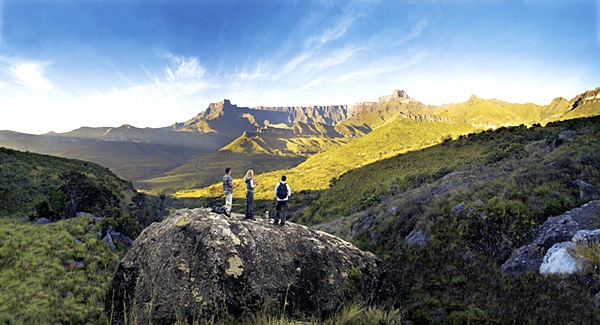 Suedafrika Blick auf die Drakensberge