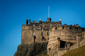Das Edinburgh Schloss ist die bekannteste Sehenswürdigkeit der schottischen Hauptstadt.