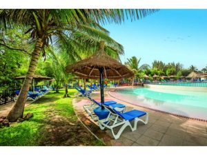 Senegambia Beach - Garten mit Pool
